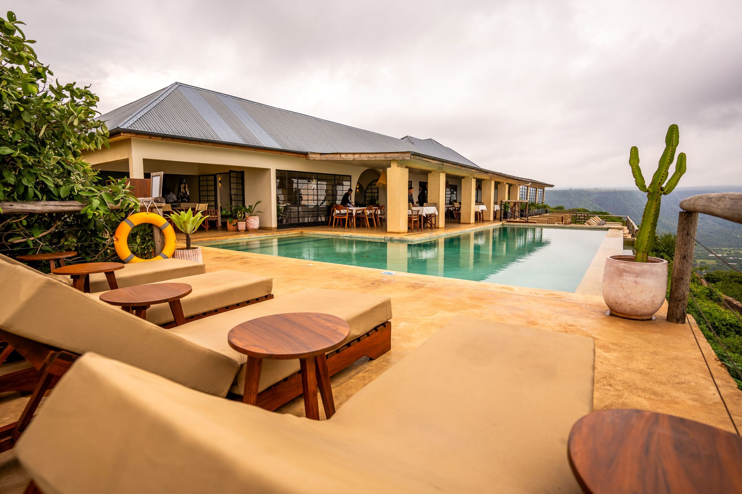 Relaxing day in Manyara Best View Lodge